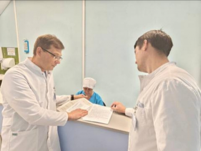 Липецкие хирурги провели уникальную операцию по удалению пупочной грыжи