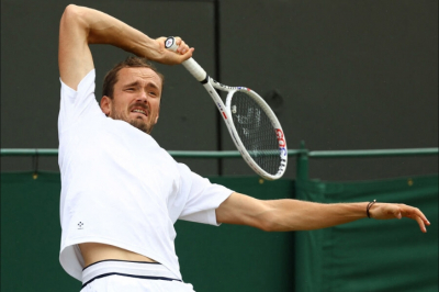 Медведев неожиданно проиграл в первом круге &quot;Уимблдона&quot;