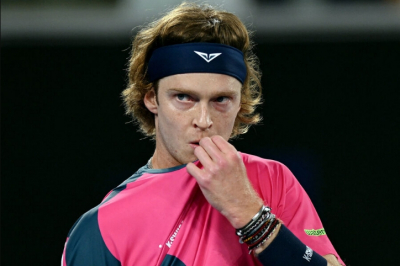 Игра на нервах: Рублёв одержал волевую победу над американцем в четырёх сетах